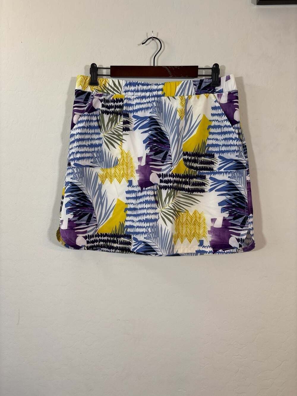 Chico's Zenergy Abstract Palm Print Skort Size 1 (US 8)